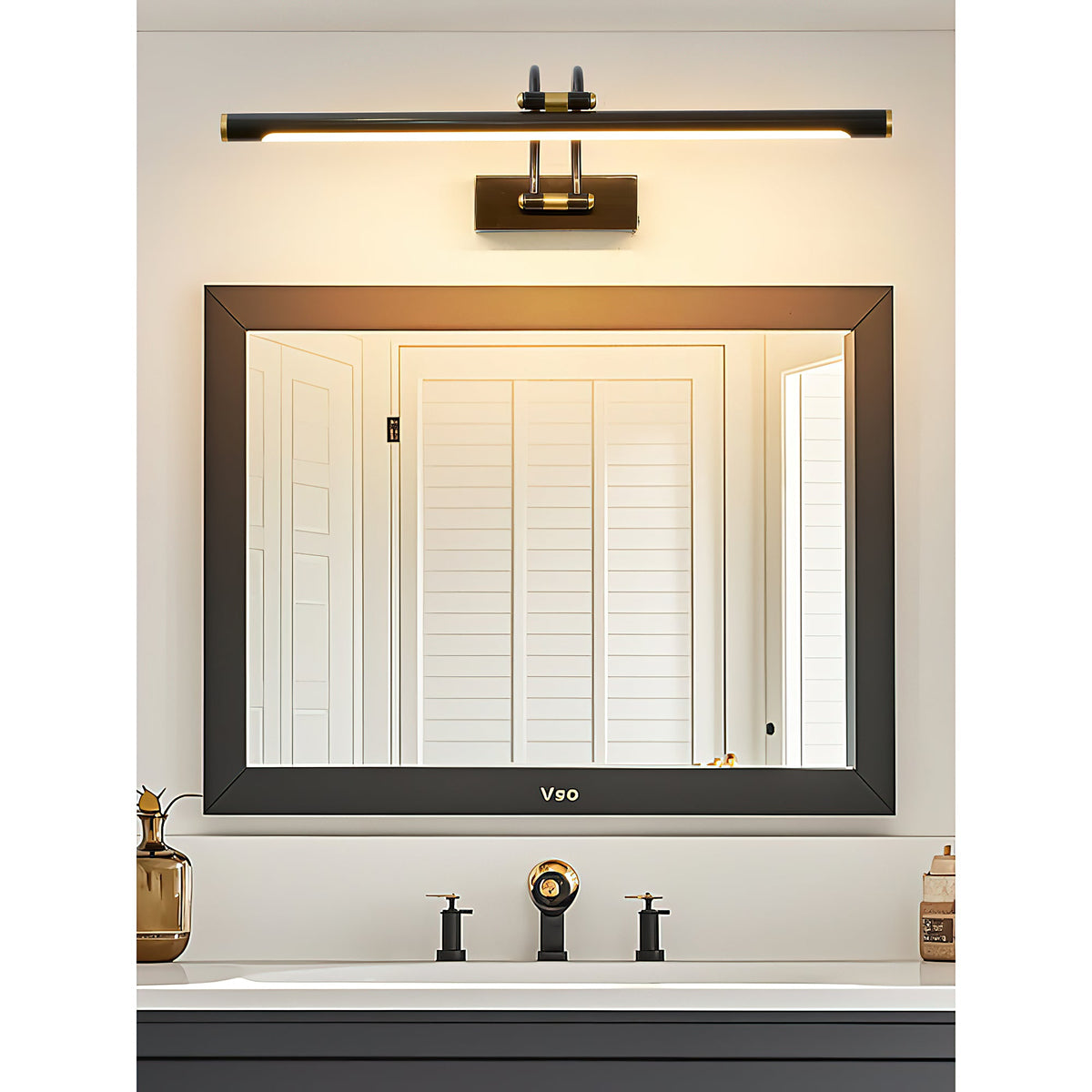 Easel | Rechargeable LED Picture Light with Remote, Brass