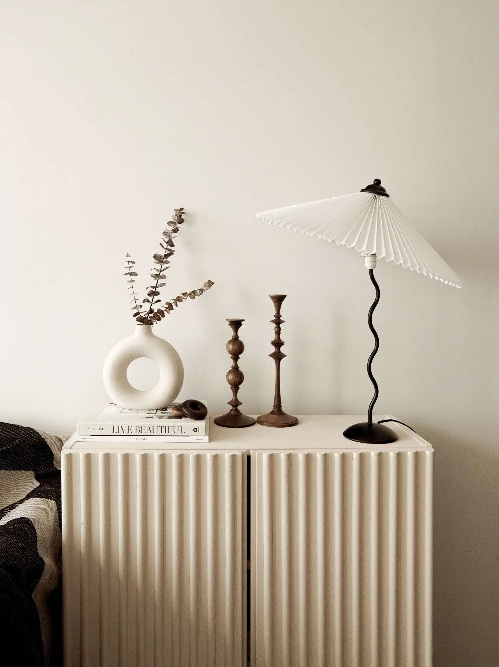 Twirl | Wavy Table Lamp, Pleated Shade Bedside Lamp, Modern Retro Squiggle Lamp for Living Room