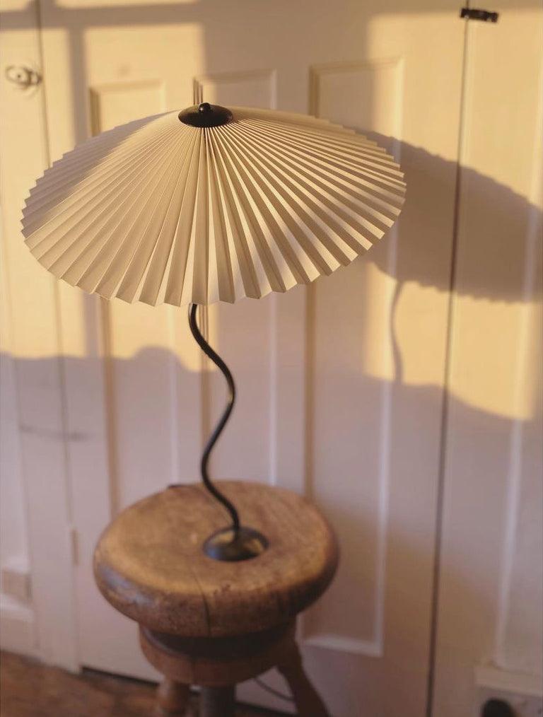 Twirl | Wavy Table Lamp, Pleated Shade Bedside Lamp, Modern Retro Squiggle Lamp for Living Room